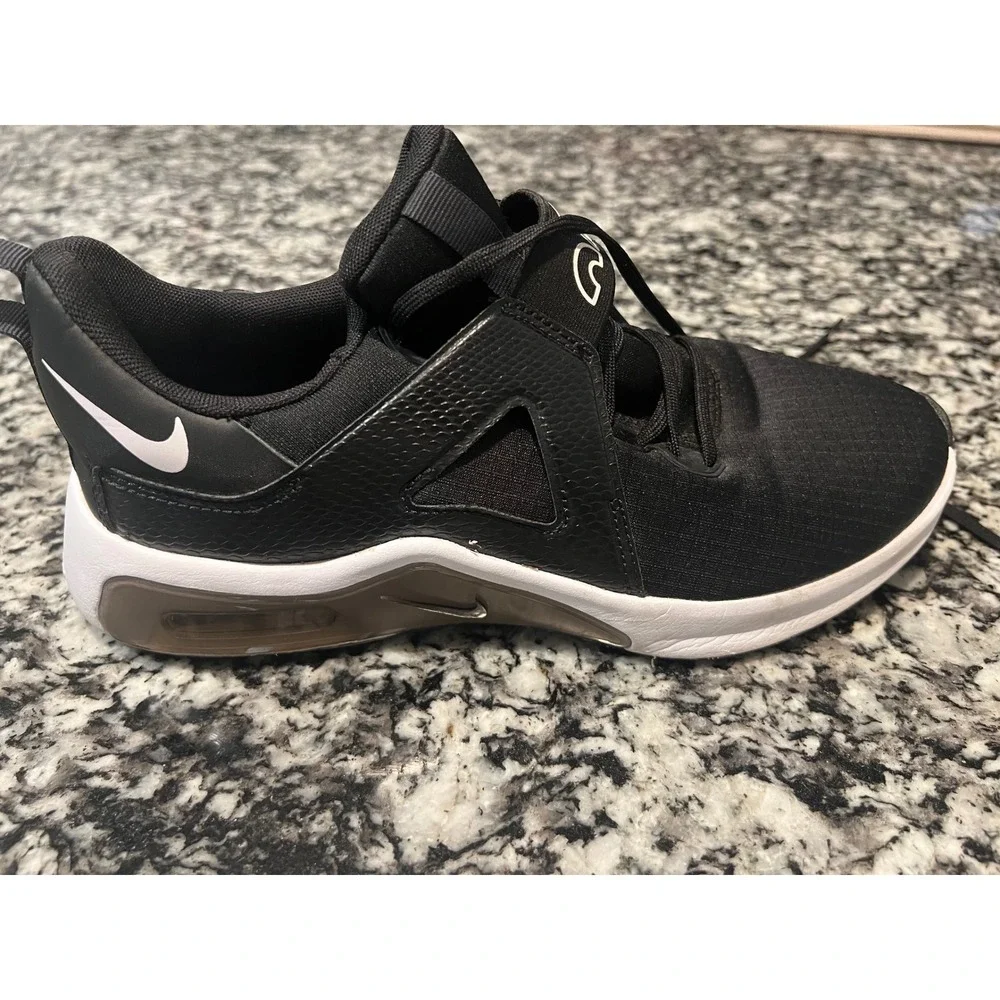 Nike Air Max Bella TR 5 Womens Training Shoes Black White DD9285-010 Size 8.5